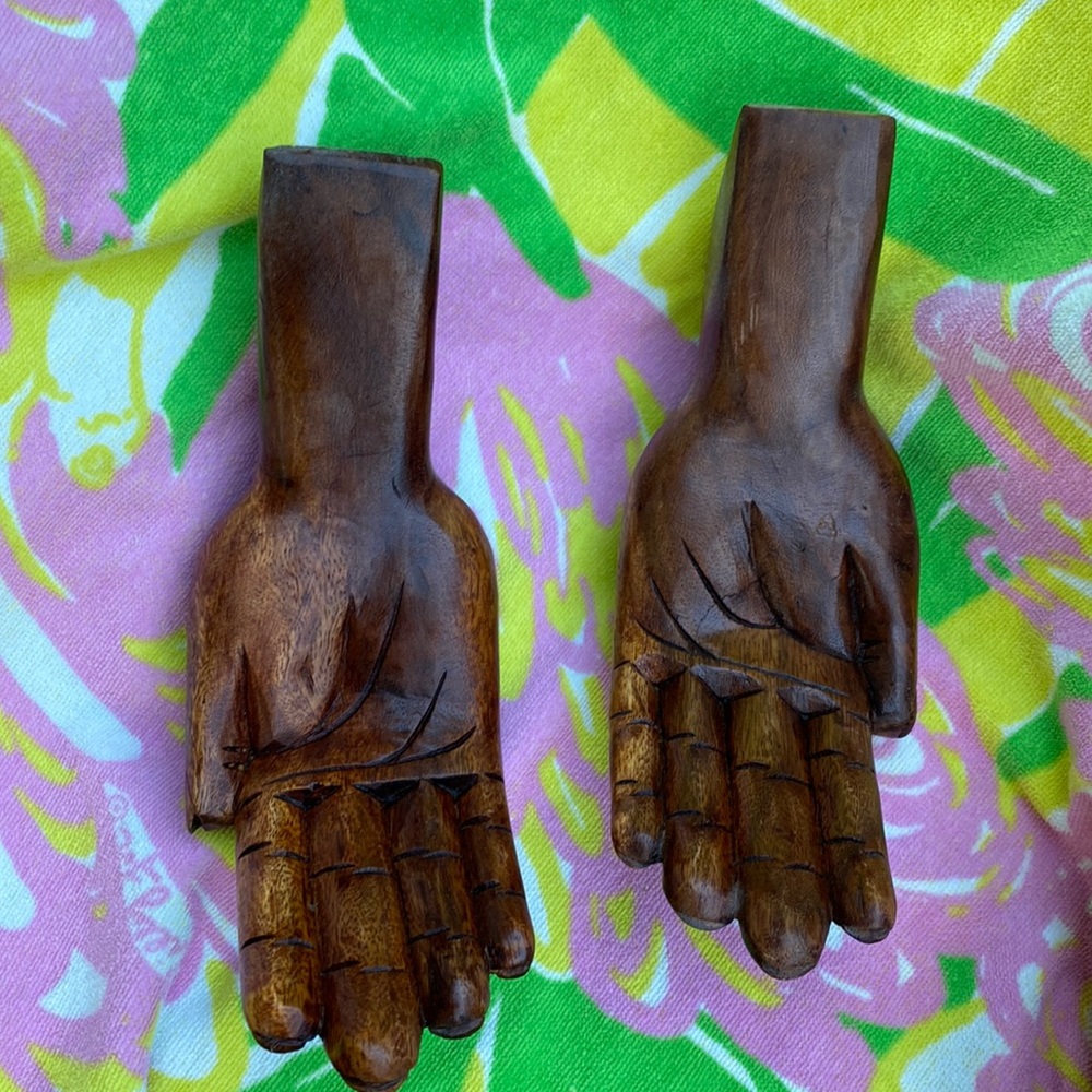 Wooden hand surfboard holders, or to hold anything else you desire🌞
